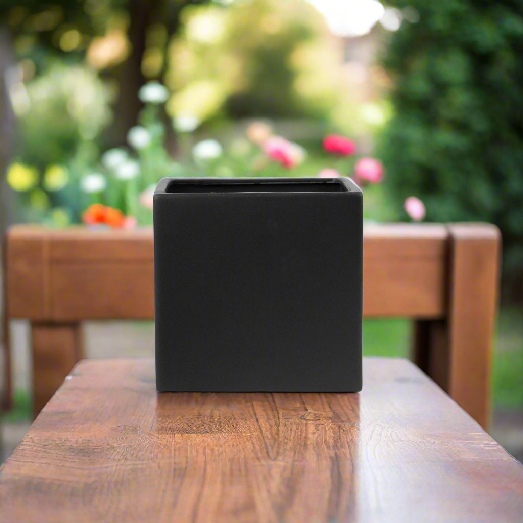 Zelvia Square Ceramic Pot