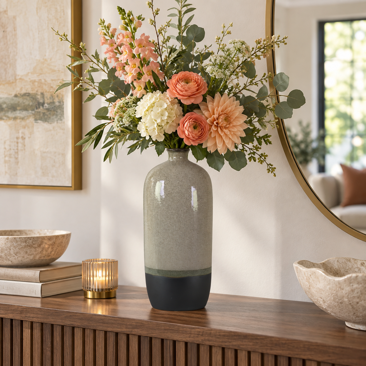 Avenza Glossy Ceramic Vase