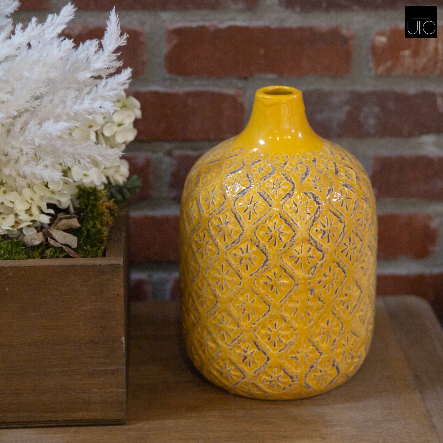 Faryn Distressed Diamond Pattern Vase