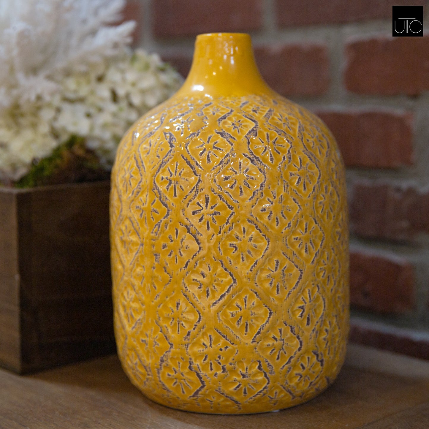 Faryn Distressed Diamond Pattern Vase