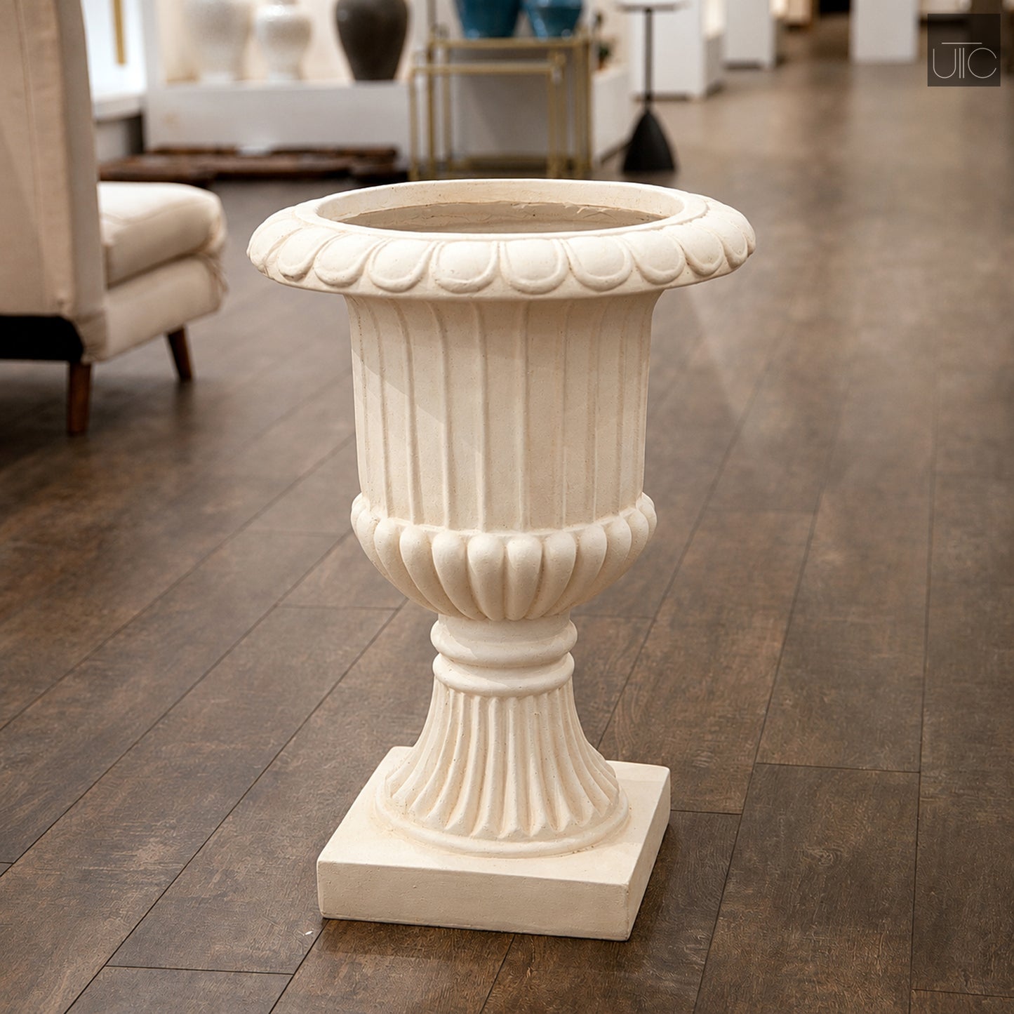 Ora Antique-Style Fiberglass Urn Planter