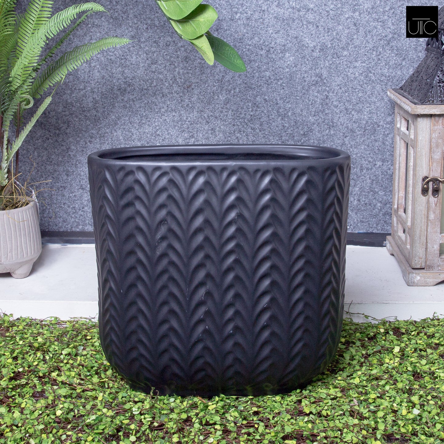 Quade Oval Ceramic Pot