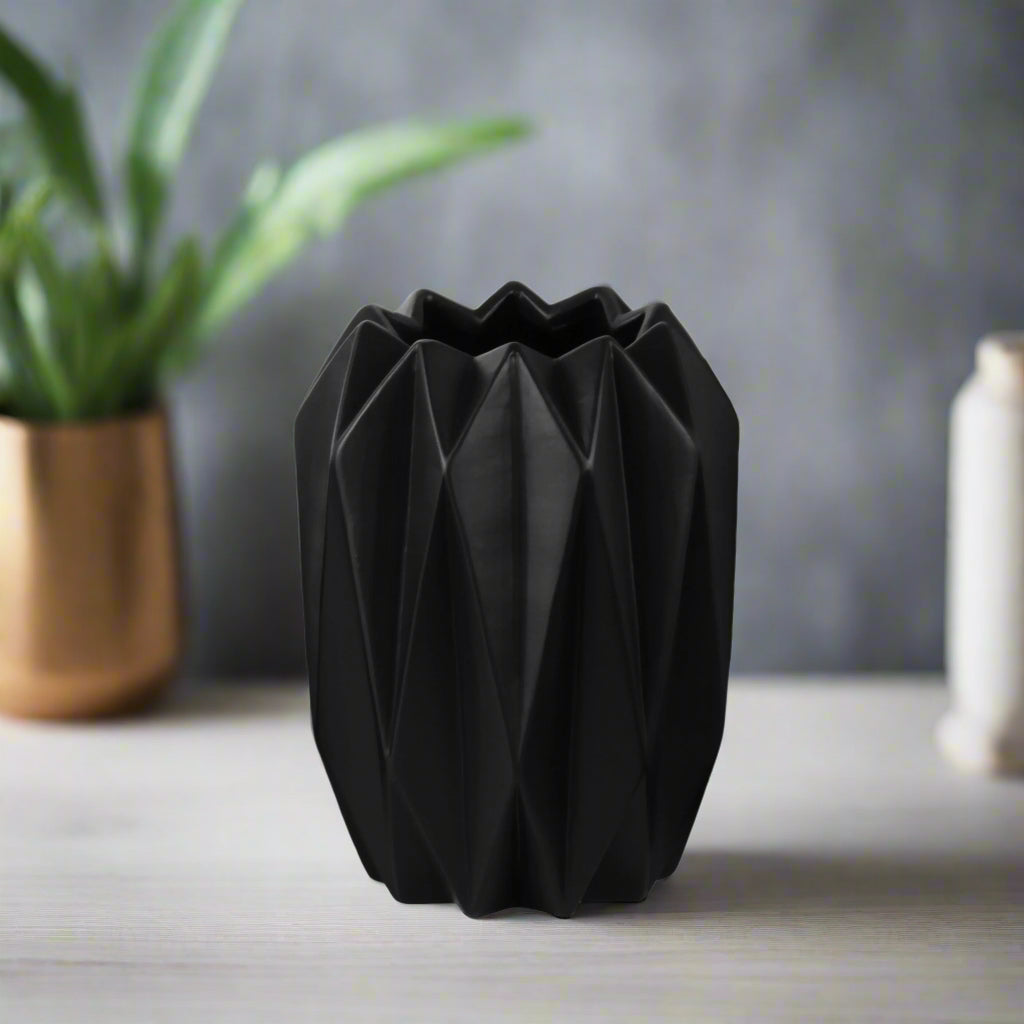 Feryn Ribbed Ceramic Vase