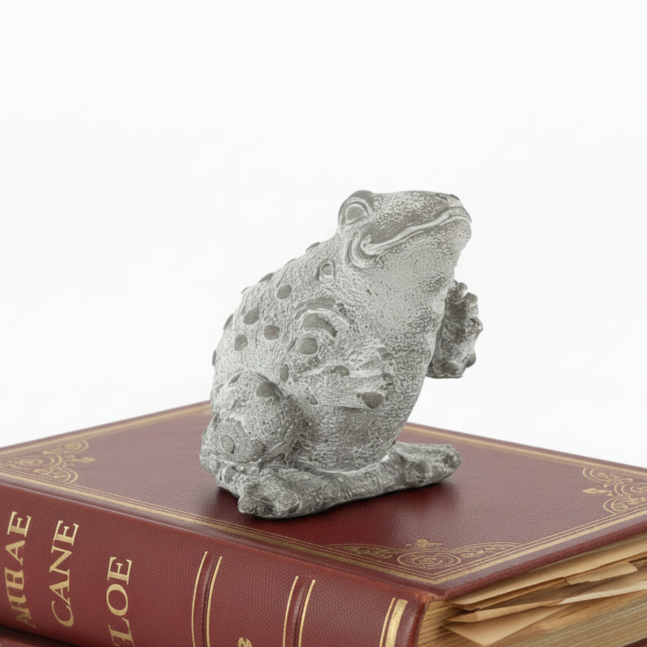 Verlo Standing Rainfrog Figurine
