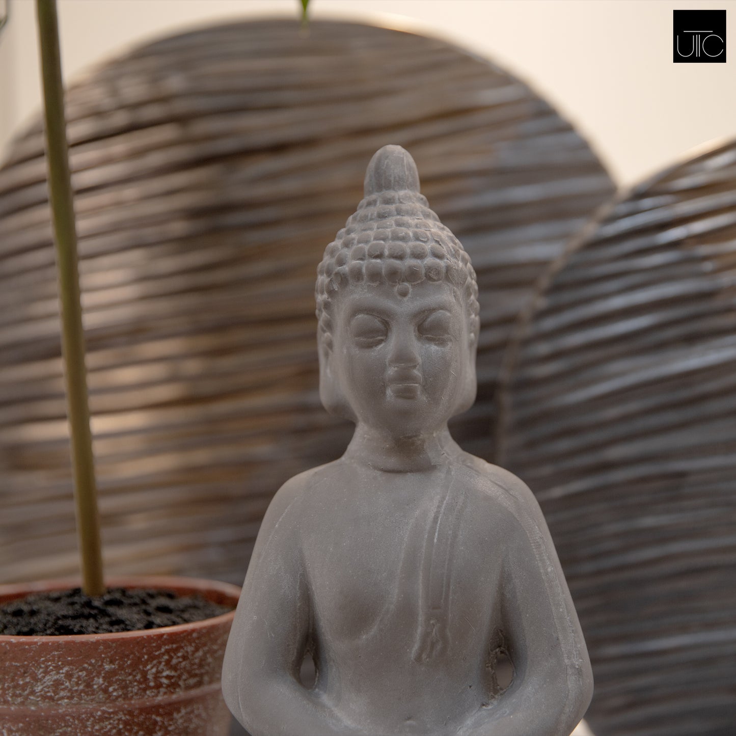 Saphira Terracotta Meditating Buddha Figurine