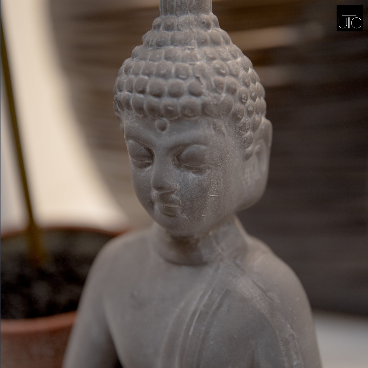 Saphira Terracotta Meditating Buddha Figurine