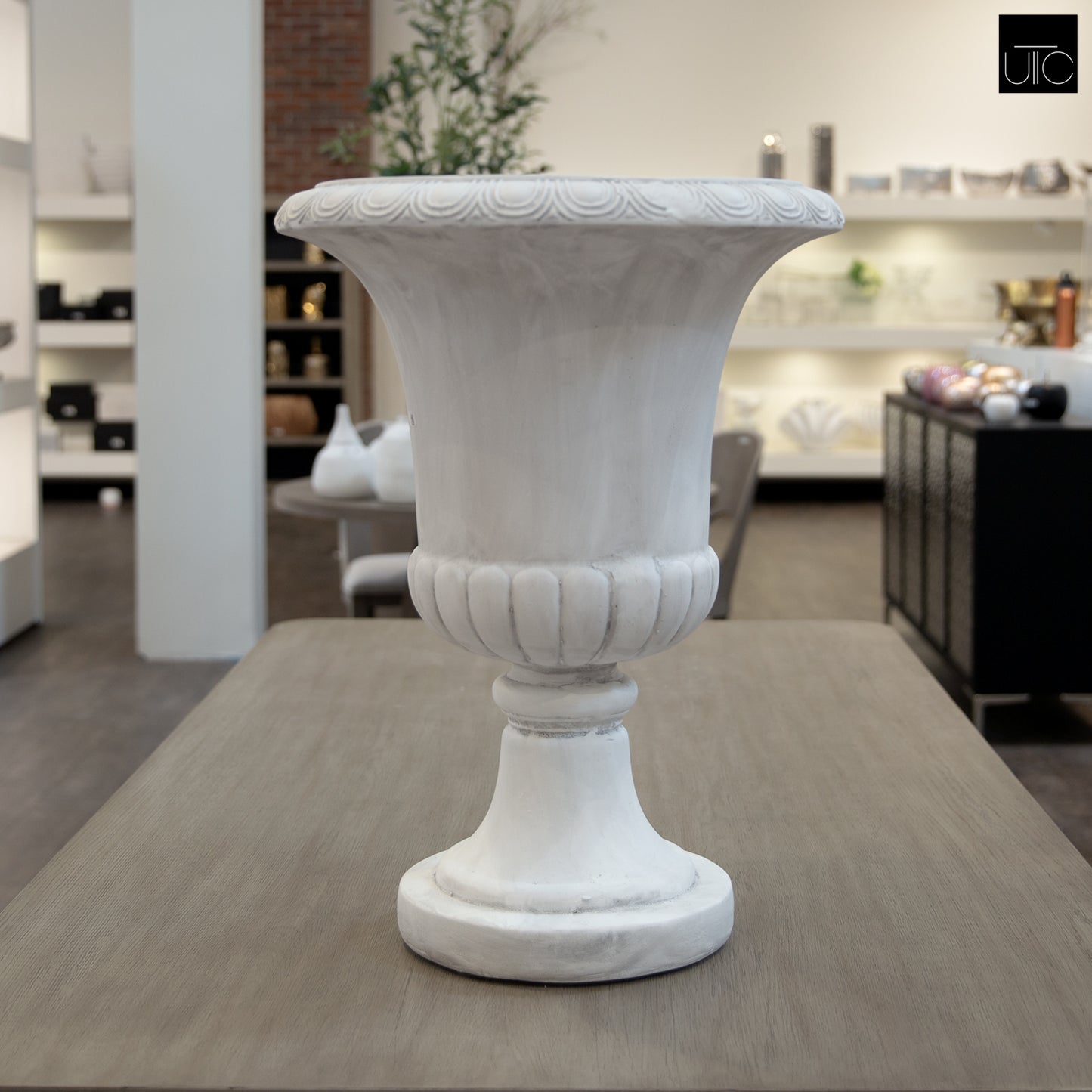 Klavdia Classical Pedestal Urn Planter with Decorative Rim