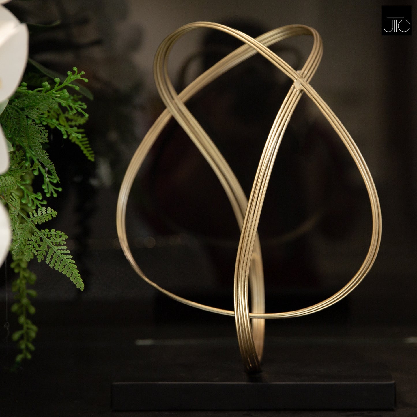 Zech Tangled Metal Table Decor