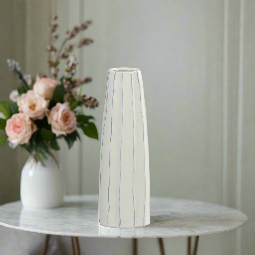 Celia Porcelain Crooked Pattern Vase