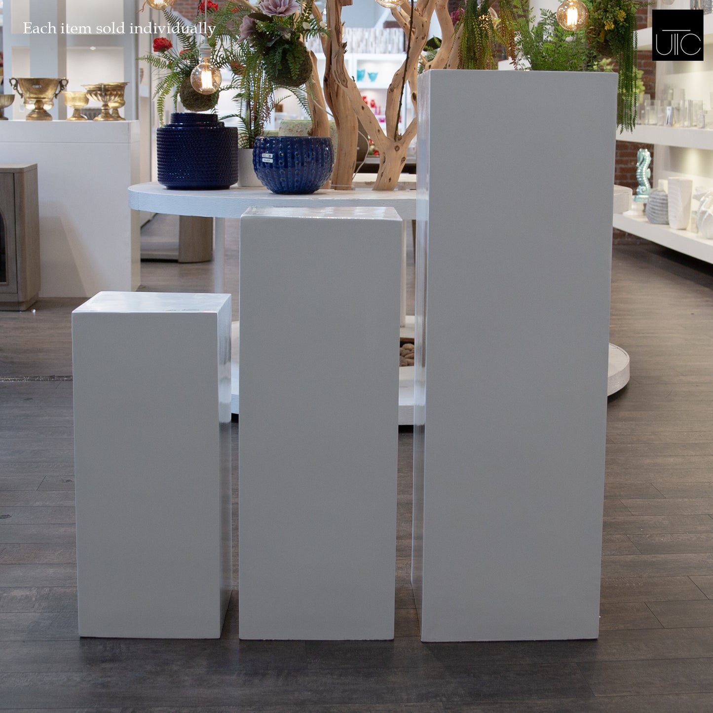 Rune Modern Fiberglass Display Pedestal Column