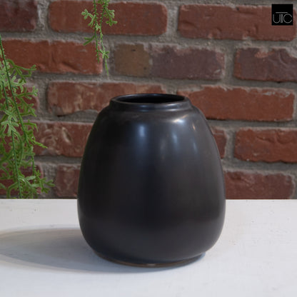 Kenni Narrow Mouth Ceramic Vase