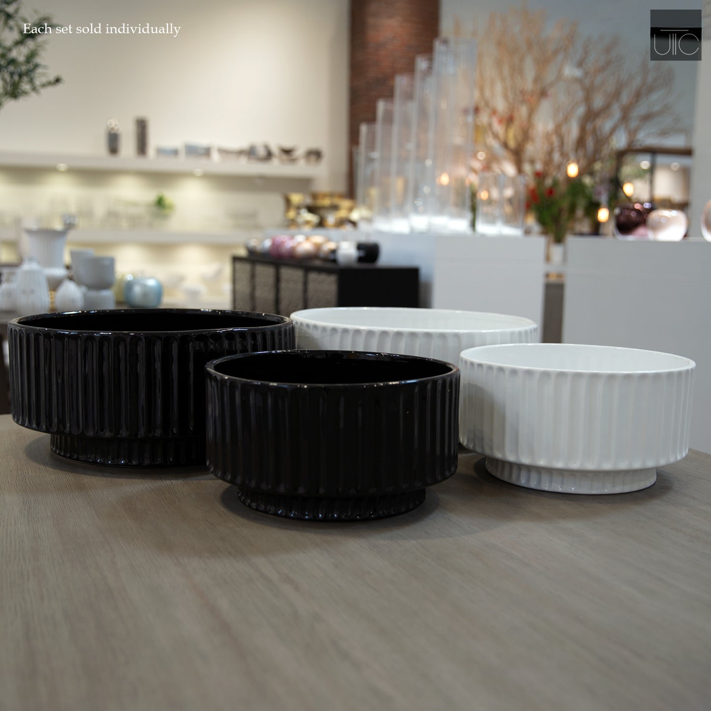 Lynn Ribbed Pedestal Planters (Set of 2)