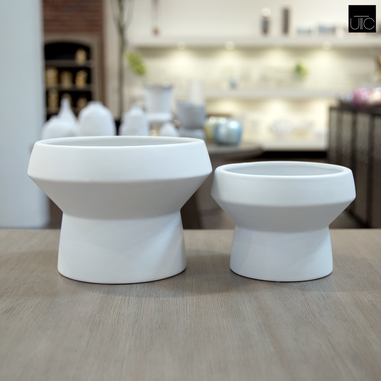 Roza Architectural Pedestal Ceramic Planter (Set of 2)