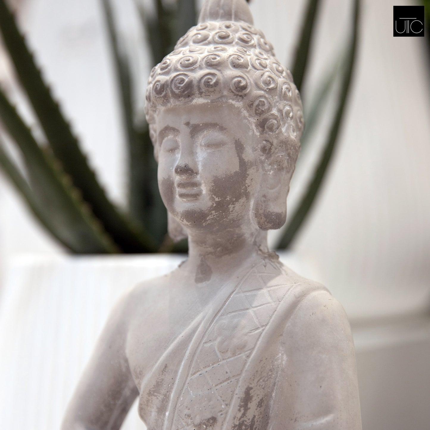 Gipsy Cement Buddha Figurine