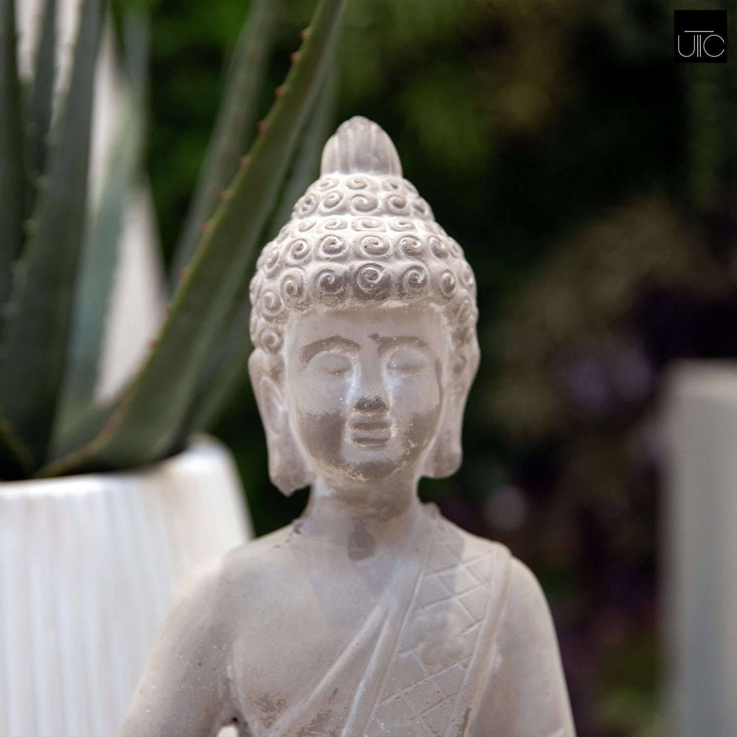 Gipsy Cement Buddha Figurine