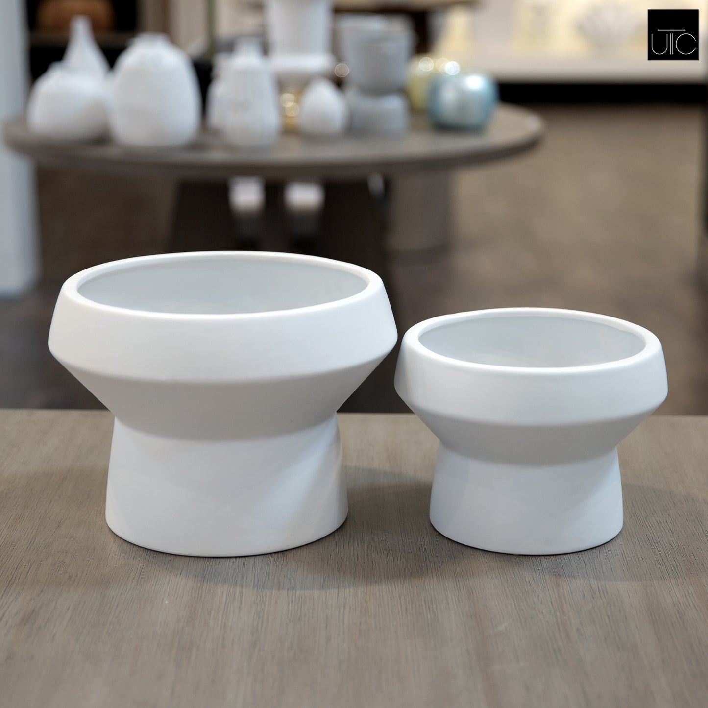 Roza Architectural Pedestal Ceramic Planter (Set of 2)