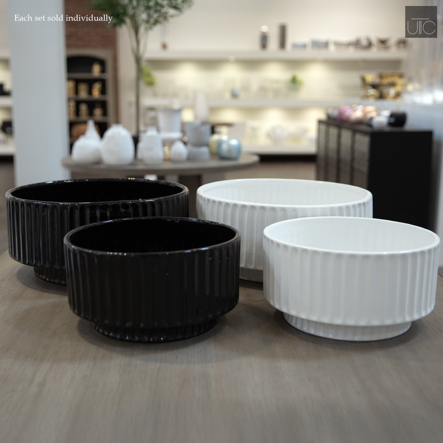 Lynn Ribbed Pedestal Planters (Set of 2)