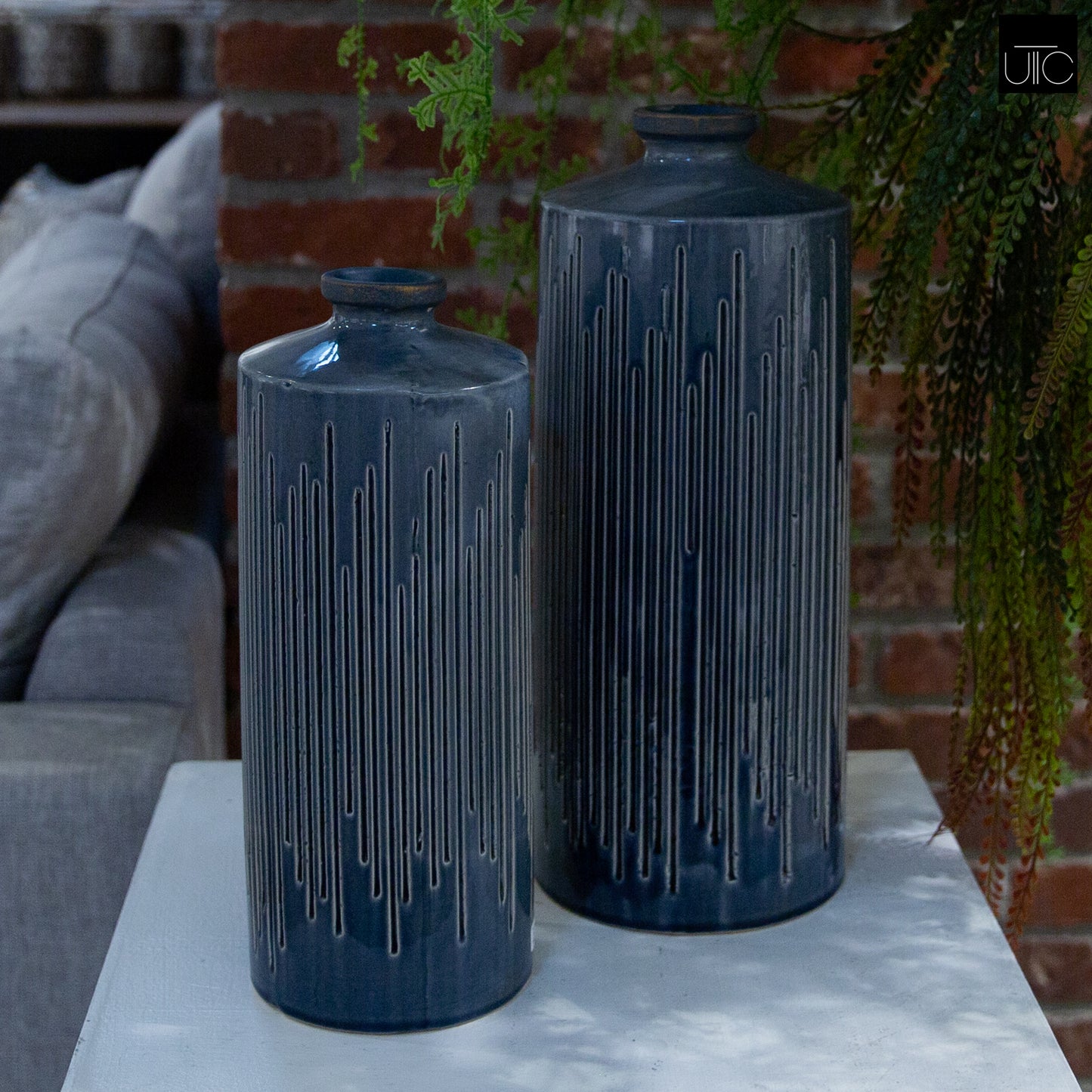 Zerith Vertical Line Design Ceramic Vase